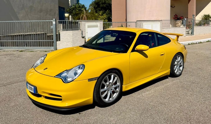 Porsche 911 996 GT3  ...